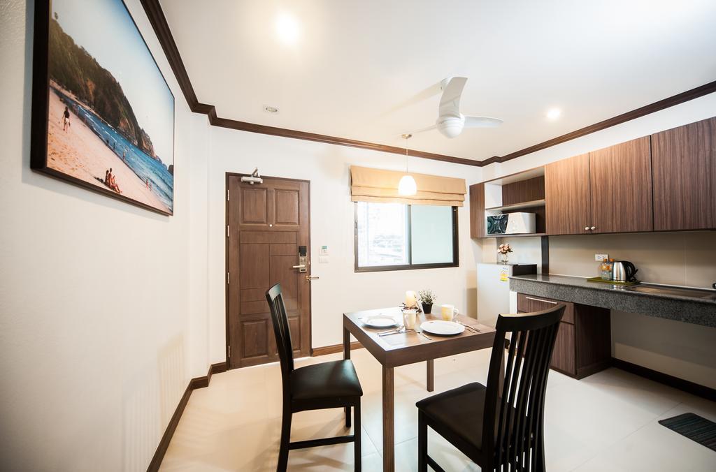Ratana Hill Patong Aparthotel Exterior foto