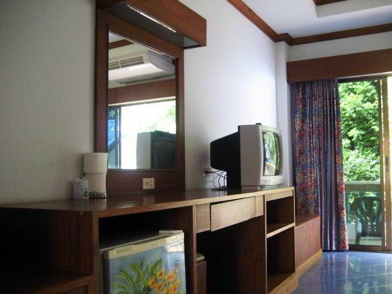 Ratana Hill Patong Aparthotel Exterior foto