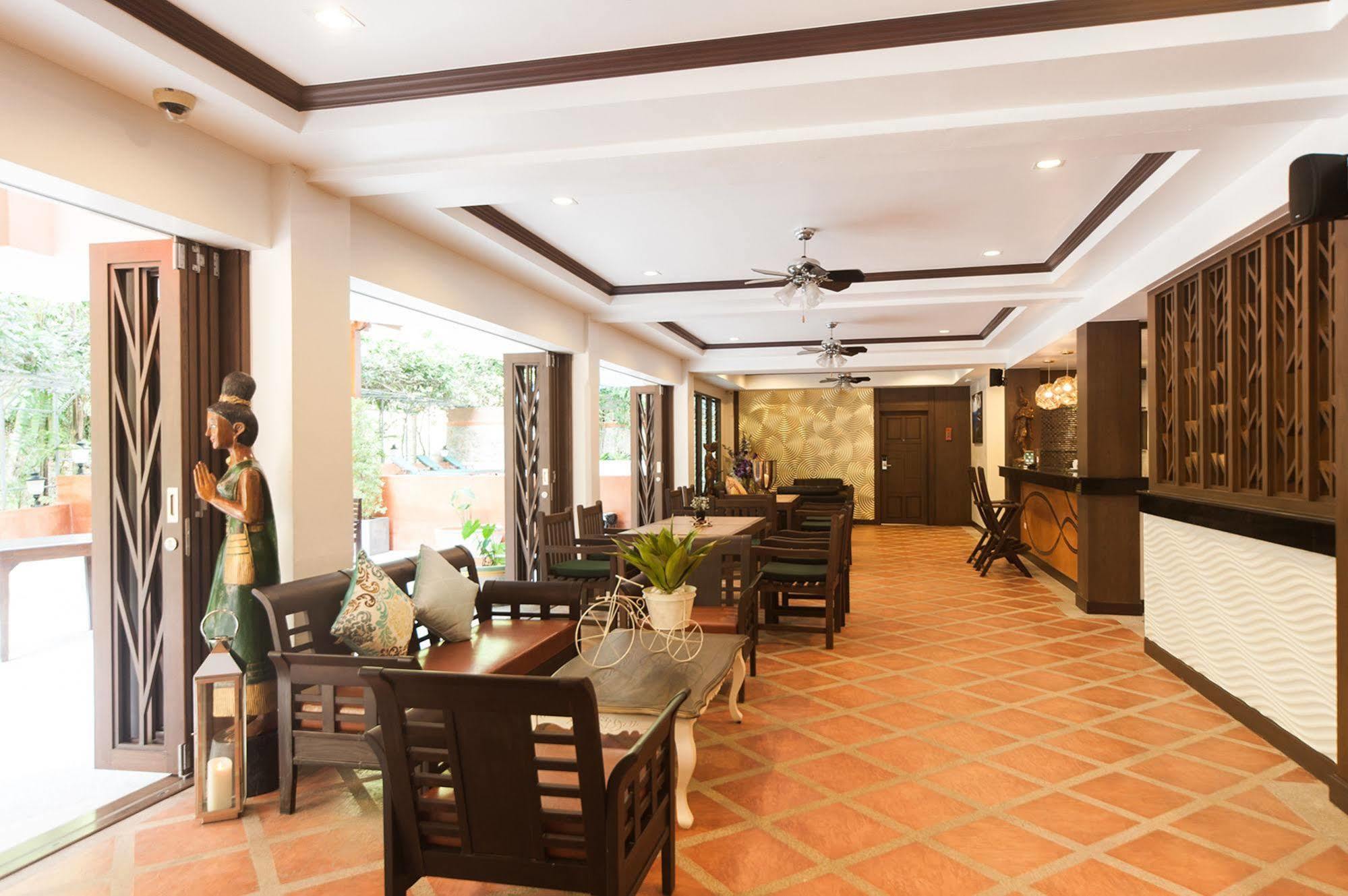Ratana Hill Patong Aparthotel Exterior foto
