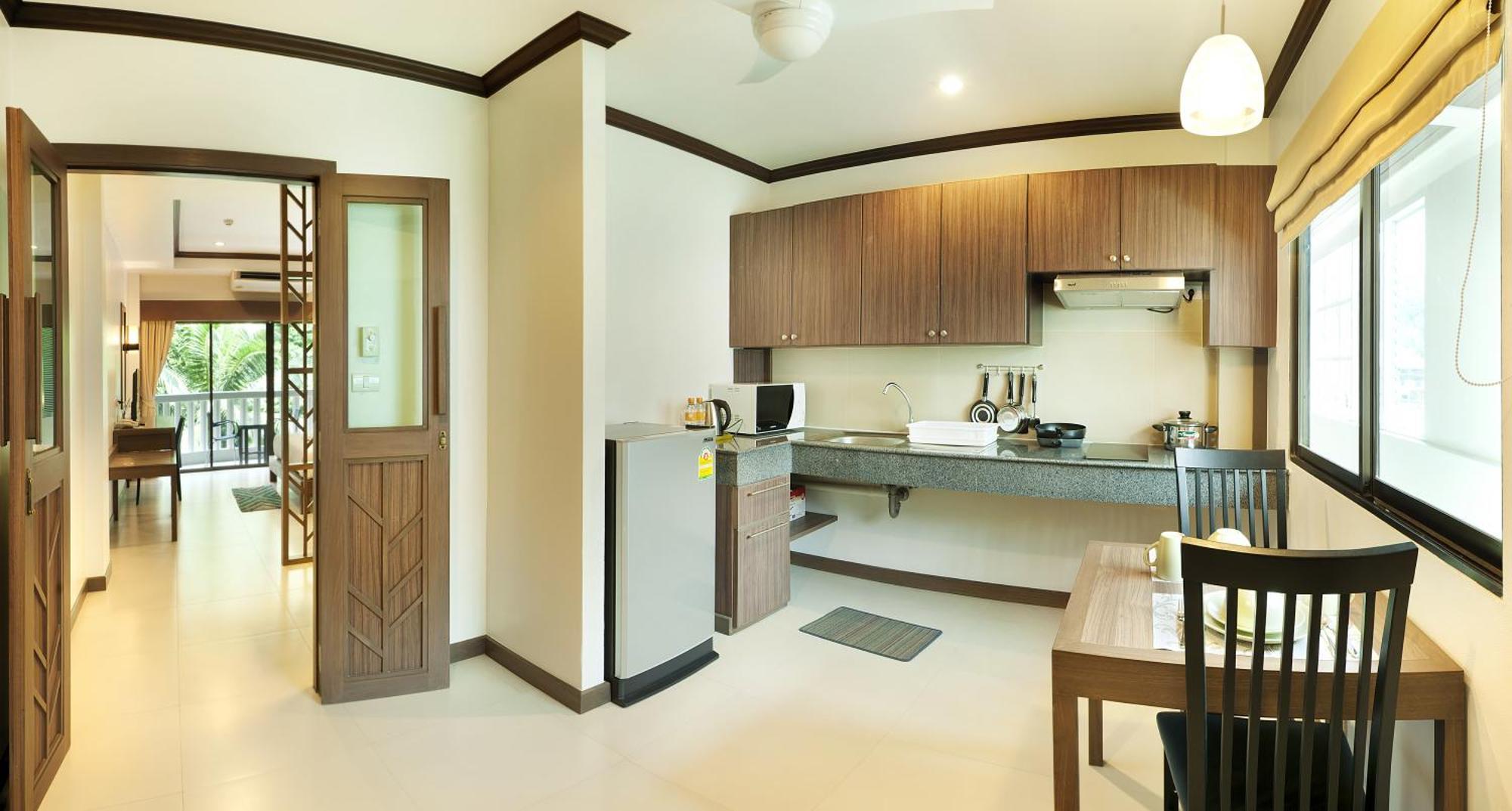 Ratana Hill Patong Aparthotel Exterior foto